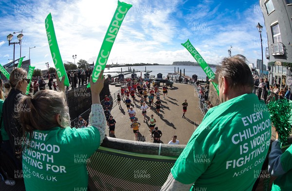 051025 - Oysho Cardiff Half Marathon - Runners make their way through Cardiff Bay as they take part in the Oysho Cardiff Half Marathon