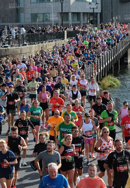 051025 - Oysho Cardiff Half Marathon - Runners make their way through Cardiff Bay as they take part in the Oysho Cardiff Half Marathon