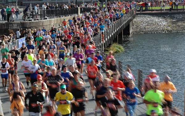 051025 - Oysho Cardiff Half Marathon - Runners make their way through Cardiff Bay as they take part in the Oysho Cardiff Half Marathon