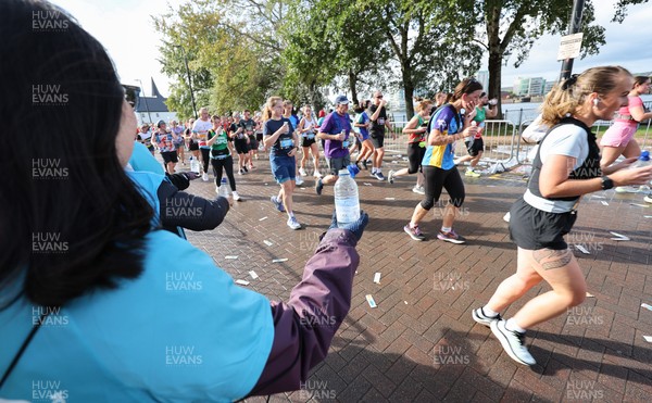 051025 - Oysho Cardiff Half Marathon - Runners make their way through Cardiff Bay as they take part in the Oysho Cardiff Half Marathon