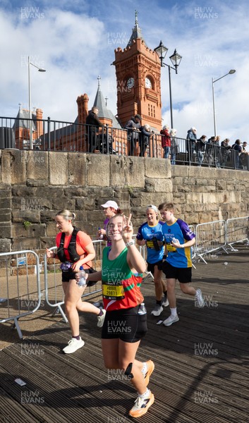 051025 - Oysho Cardiff Half Marathon - Runners make their way through Cardiff Bay as they take part in the Oysho Cardiff Half Marathon