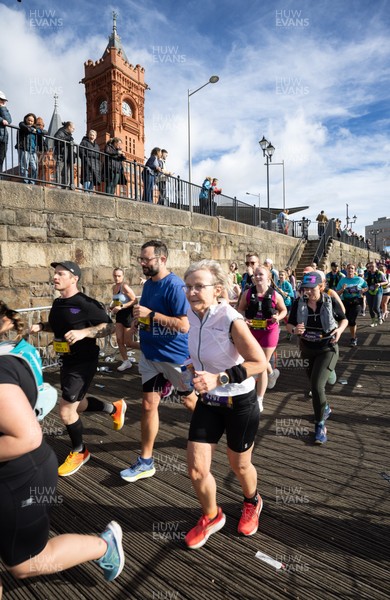 051025 - Oysho Cardiff Half Marathon - Runners make their way through Cardiff Bay as they take part in the Oysho Cardiff Half Marathon
