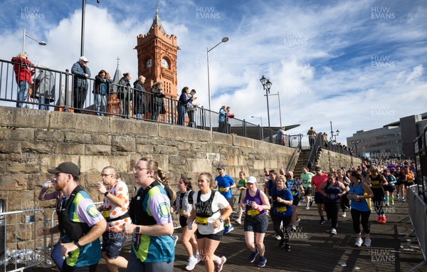 051025 - Oysho Cardiff Half Marathon - Runners make their way through Cardiff Bay as they take part in the Oysho Cardiff Half Marathon