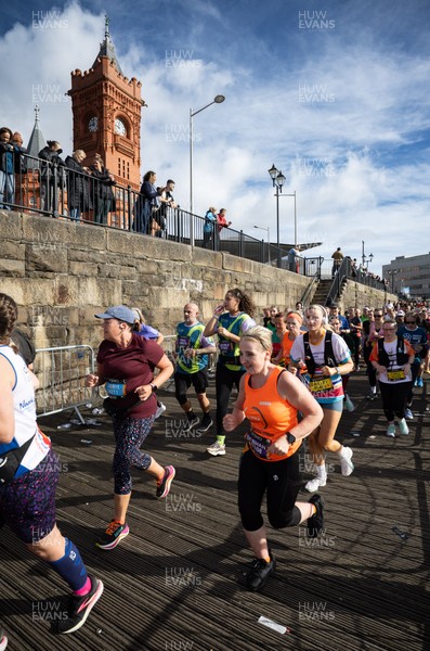 051025 - Oysho Cardiff Half Marathon - Runners make their way through Cardiff Bay as they take part in the Oysho Cardiff Half Marathon