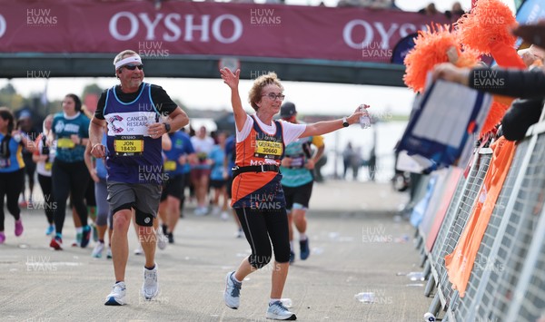 051025 - Oysho Cardiff Half Marathon - Runners make their way through Cardiff Bay as they take part in the Oysho Cardiff Half Marathon