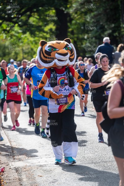 051025 - Oysho Cardiff Half Marathon - Extra Milers
