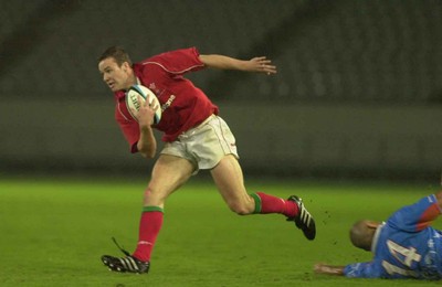 130601 - Pacific Barbarians v Wales -Mark Jones beats Simana Mafileo to score try