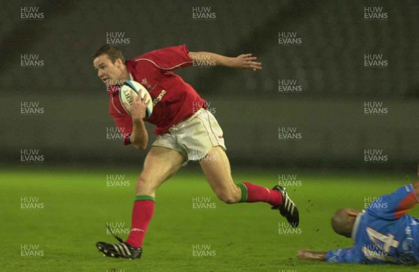 130601 - Pacific Barbarians v Wales -Mark Jones beats Simana Mafileo to score try