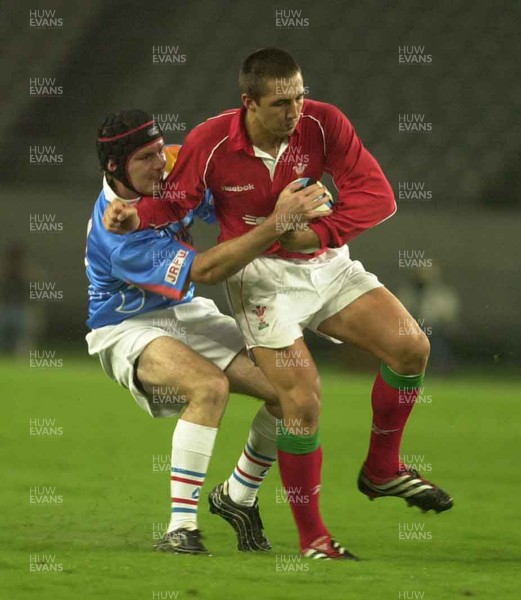 130601 - Pacific Barbarians v Wales -Gavin Henson is caught by Tabai Metson