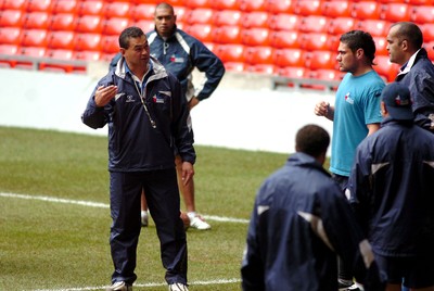 10.11.06 - Pacific Islanders Training - Coach, Pat Lam talks to the players 