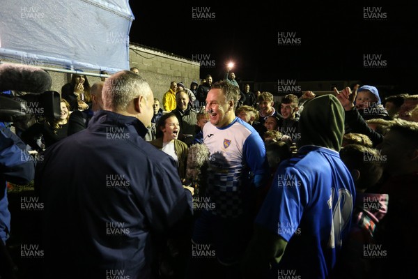 181017 - Caerau v Pontyclun - Welsh Football League Division 3 - Paul Merson is interviewed by Sky Sports