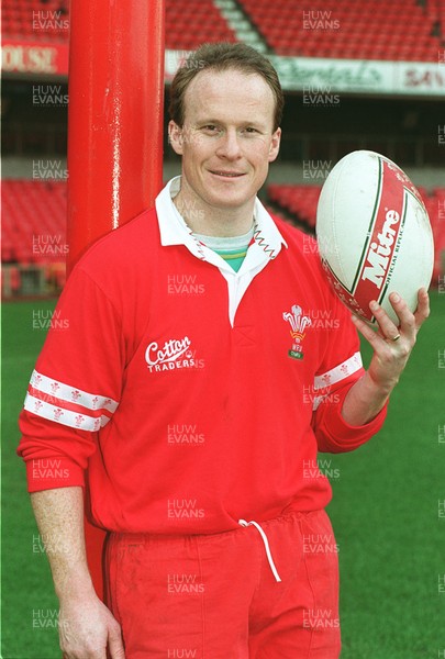 090296 - Paul Thorburn at Cardiff Arms Park