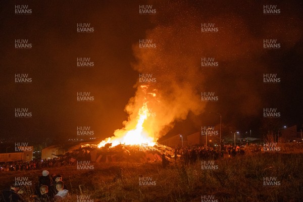 051125 - Picture shows a huge community bonfire and Fireworks display in Penrhys, Rhondda Cynon Taff in the South Wales valleys this evening on Guy Fawkes Night