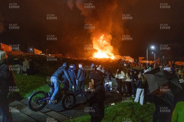 051125 - Picture shows a huge community bonfire and Fireworks display in Penrhys, Rhondda Cynon Taff in the South Wales valleys this evening on Guy Fawkes Night