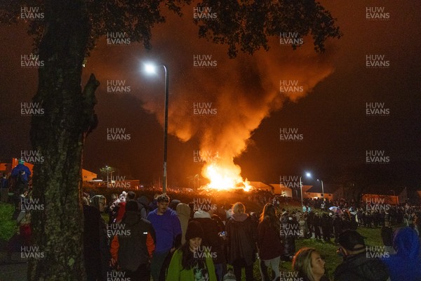 051125 - Picture shows a huge community bonfire and Fireworks display in Penrhys, Rhondda Cynon Taff in the South Wales valleys this evening on Guy Fawkes Night