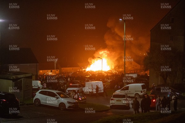 051125 - Picture shows a huge community bonfire and Fireworks display in Penrhys, Rhondda Cynon Taff in the South Wales valleys this evening on Guy Fawkes Night
