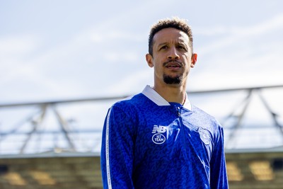 060426 - Peterborough United v Cardiff City - Sky Bet League 1 - Callum Robinson of Cardiff City