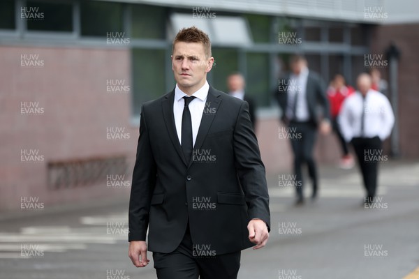 240622 - Memorial service for Phil Bennett OBE, former Llanelli, Wales & Lions player at Parc y Scarlets - Jonathan Davies arrives