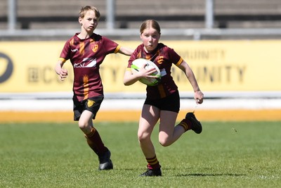 290426 - Plasmawr v Haverfordwest High - Girls Schools Final U12 - Road To Principality Finals - Action during the match