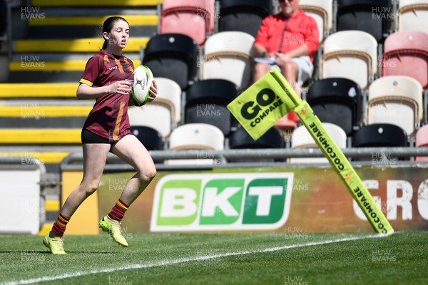 290426 - Plasmawr v Haverfordwest High - Girls Schools Final U12 - Road To Principality Finals - Action during the match