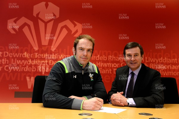 180315 - WRU -Alun Wyn Jones after signing a National Dual Contract with WRU Chief Executive Roger Lewis