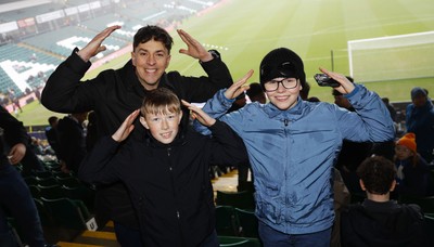 210226 - Plymouth Argyle v Cardiff City - Sky Bet League 1 - Cardiff City fans upbeat before the match