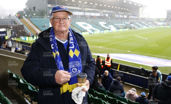 210226 - Plymouth Argyle v Cardiff City - Sky Bet League 1 - Cardiff City fans upbeat before the match