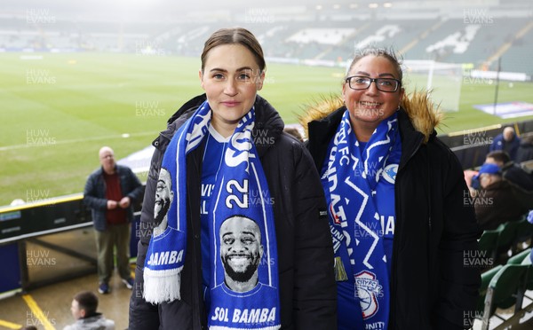 210226 - Plymouth Argyle v Cardiff City - Sky Bet League 1 - Cardiff City fans upbeat before the match