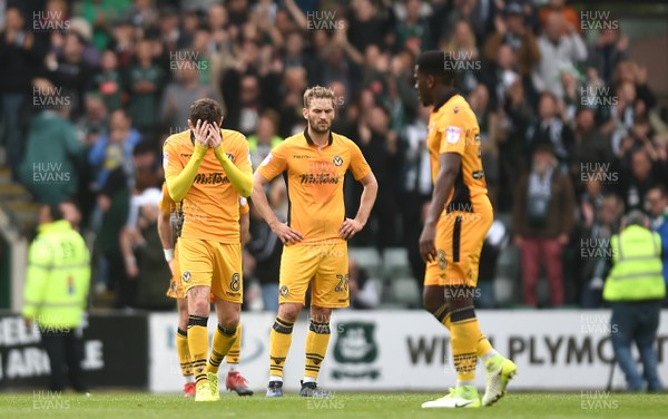 170417 - Plymouth Argyle v Newport County - SkyBet League 2 - Mark Randall of Newport County looks dejected