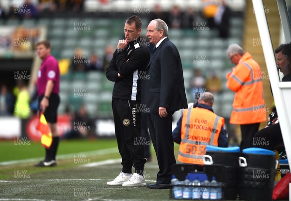 170417 - Plymouth Argyle v Newport County - SkyBet League 2 - Newport County manager Michael Flynn and Lennie Lawrence