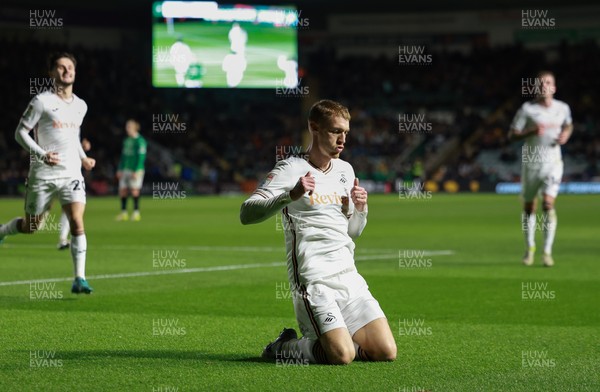 101224 Plymouth Argyle v Swansea City, EFL Sky Bet Championship - Jay Fulton of Swansea City celebrates after scoring the opening goal