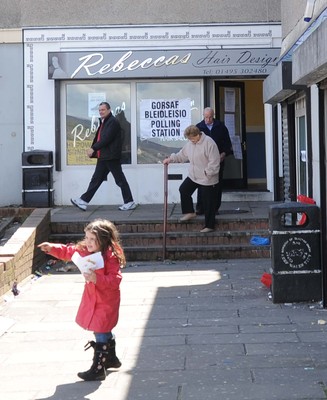 010508 - Election - Polling Station at a hairdresser in Ebbw Vale, south Wales