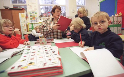 060199 Pontfaen feature - Children at lessons in Llanychllwydog CP School in Pontfaen