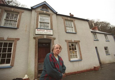 060199 Pontfaen feature - Bessie Davies outside The Dyffryn Arms pub in Pontfaen