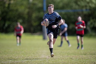 250426 - Pontyberem v Llanybydder - Admiral National League 4 West A - Pontyberem on the attack