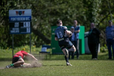 250426 - Pontyberem v Llanybydder - Admiral National League 4 West A - Pontyberem on the attack