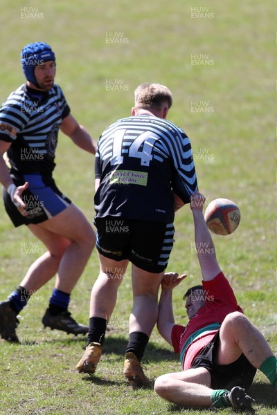 250426 - Pontyberem v Llanybydder - Admiral National League 4 West A - Pontyberem on the attack