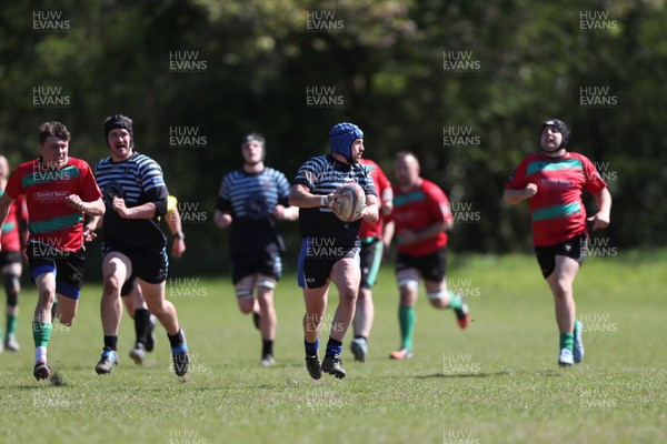 250426 - Pontyberem v Llanybydder - Admiral National League 4 West A - Pontyberem on the attack