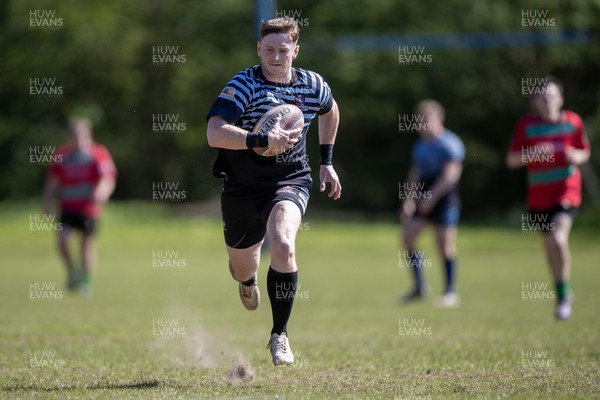 250426 - Pontyberem v Llanybydder - Admiral National League 4 West A - Pontyberem on the attack
