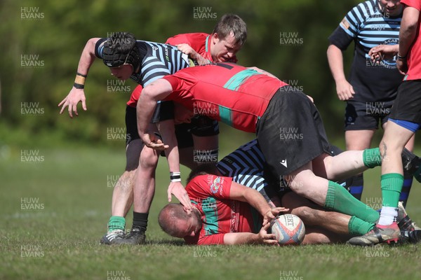 250426 - Pontyberem v Llanybydder - Admiral National League 4 West A - Llanybydder in action