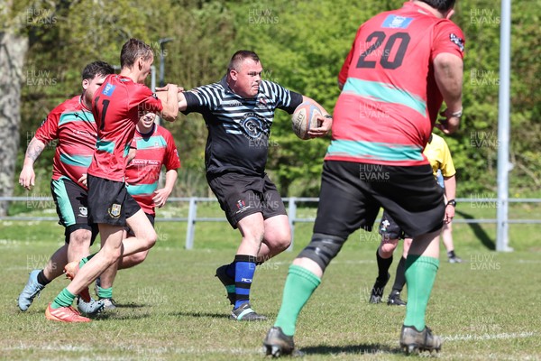 250426 - Pontyberem v Llanybydder - Admiral National League 4 West A - Pontyberem attack 