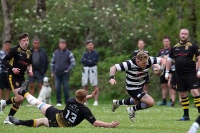 020526 - Ogmore Vale v Pontyclun - Admiral National League 4 East Central -  action between Ogmore Vale RFC and Pontyclun RFC (in white/black)