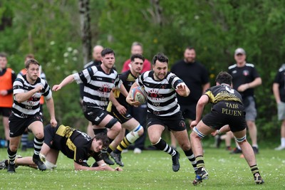 020526 - Ogmore Vale v Pontyclun - Admiral National League 4 East Central -  action between Ogmore Vale RFC and Pontyclun RFC (in white/black)