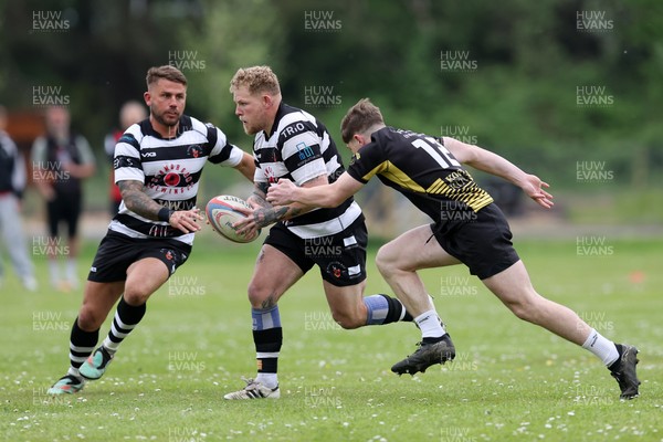 020526 - Ogmore Vale v Pontyclun - Admiral National League 4 East Central -  action between Ogmore Vale RFC and Pontyclun RFC (in white/black)