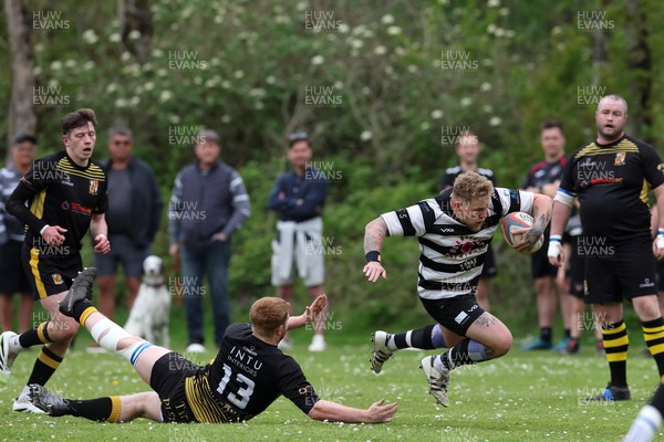 020526 - Ogmore Vale v Pontyclun - Admiral National League 4 East Central -  action between Ogmore Vale RFC and Pontyclun RFC (in white/black)