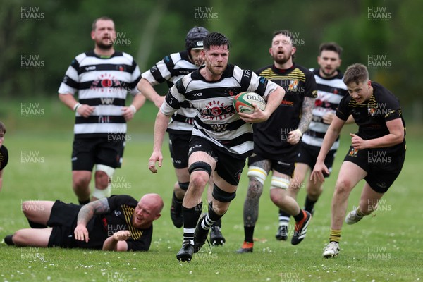 020526 - Ogmore Vale v Pontyclun - Admiral National League 4 East Central -  action between Ogmore Vale RFC and Pontyclun RFC (in white/black)