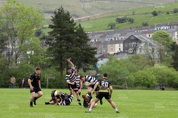 020526 - Ogmore Vale v Pontyclun - Admiral National League 4 East Central -  action between Ogmore Vale RFC and Pontyclun RFC (in white/black)