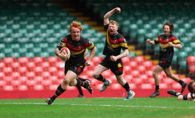 190426 - Pontyclun v Llangadog, Mens Division 4 Cup Final - Tom Bailey of Llangadog races in to score try