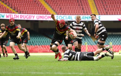 190426 - Pontyclun v Llangadog, Mens Division 4 Cup Final - Owen Williams of Llangadog charges for the line