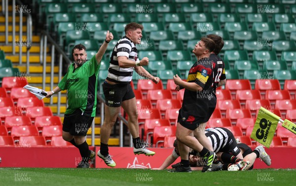 190426 - Pontyclun v Llangadog, Mens Division 4 Cup Final - Adam Lewis of Pontyclun dives in to score try